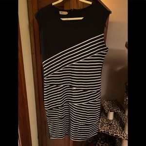 Sleeveless Shift Dress with striped color blocks